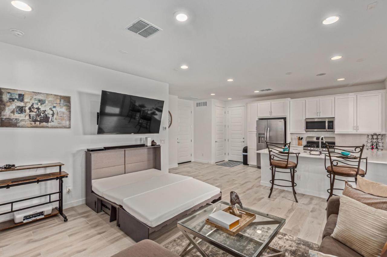 At Your Service - Modern Amenities, Urban Location, Sophisticated Style Phoenix Exteriör bild