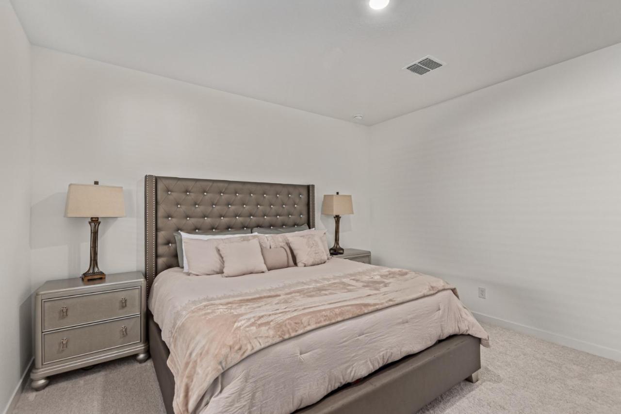 At Your Service - Modern Amenities, Urban Location, Sophisticated Style Phoenix Exteriör bild
